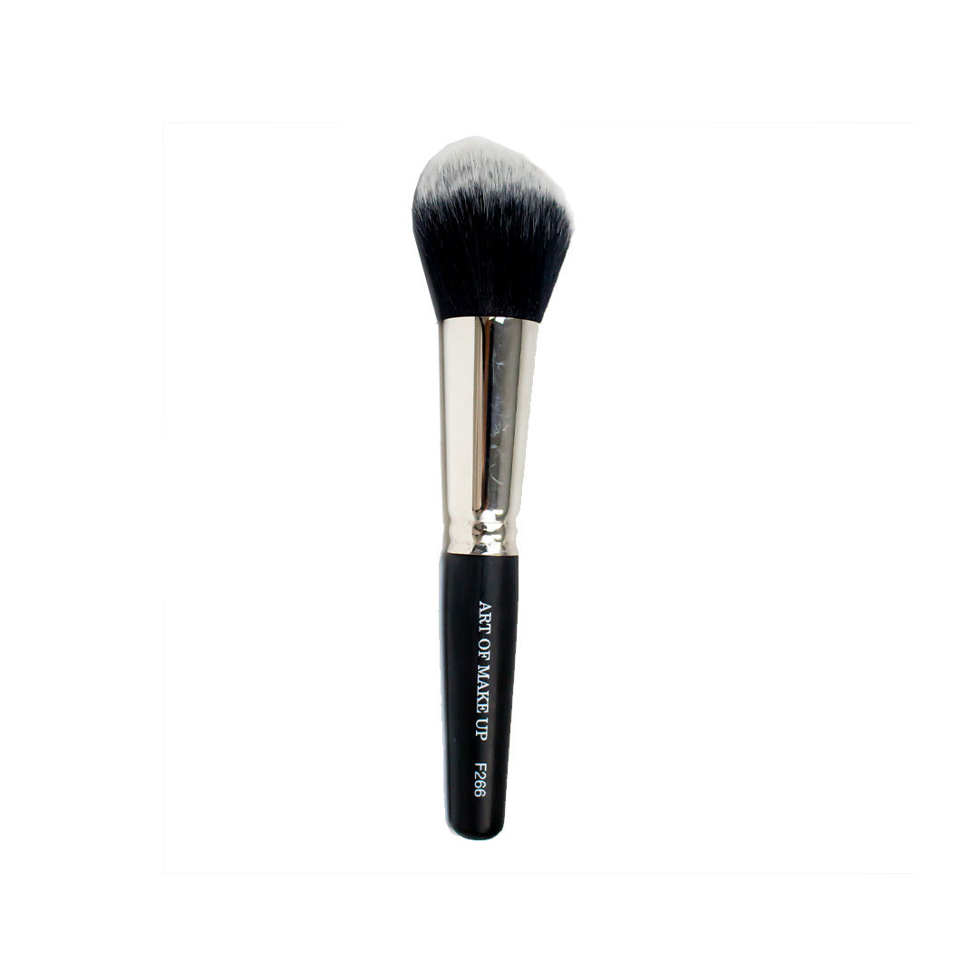kim-brushes-foundation-blush-penseel-kort